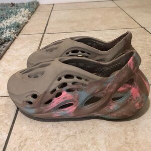 Authentic Yeezy Adidas Form Runner